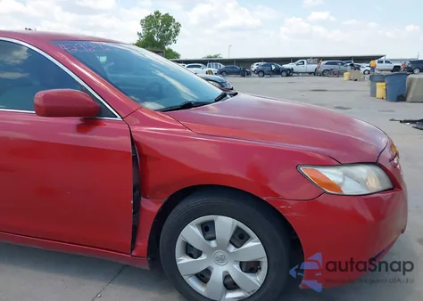 2009 Toyota Camry Le z USA, uszkodzony, nr VIN 4T1BE46K79U357381